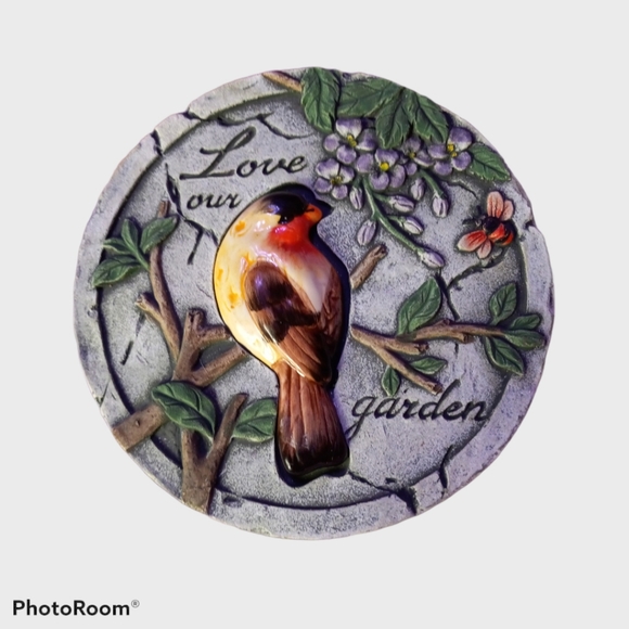 Concrete Bird Plaque "Love our garden" - Picture 1 of 4